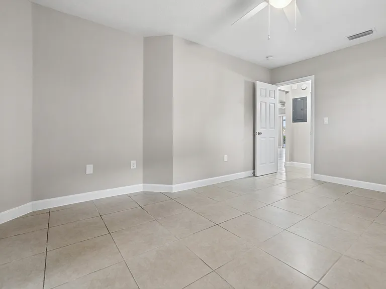 1350 Rio De Janeiro Ave #4B-1B-4B — Photo 11