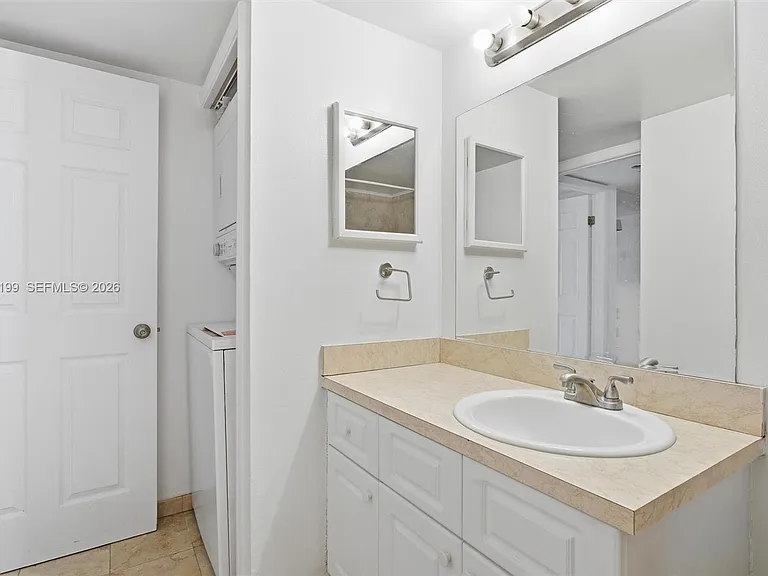 183 Lakeview Dr #102 — Photo 17
