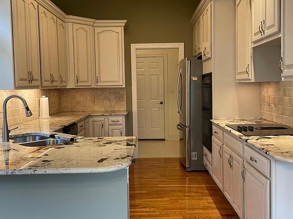 4th image of 956 Chesterfield Villas Cir