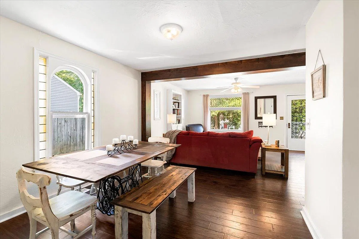 3 bed, 1.5 bath, 1397 sqft, $1,900 — Photo 2