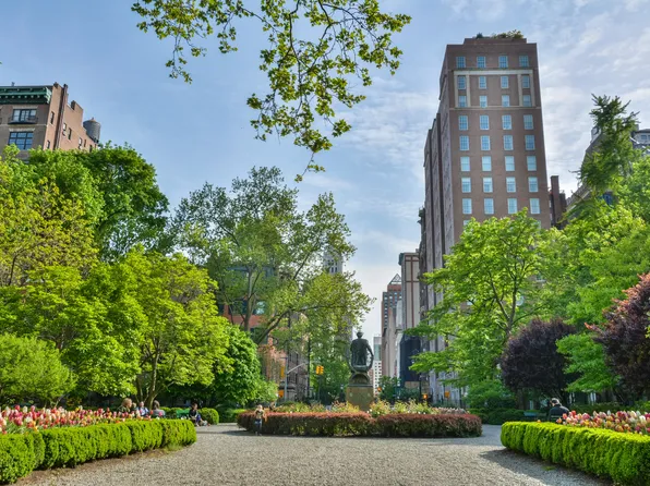 48 Gramercy Park North 1A image 8 of 9