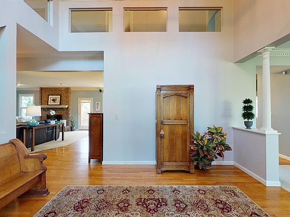 4th image of 853 Cannes Ct