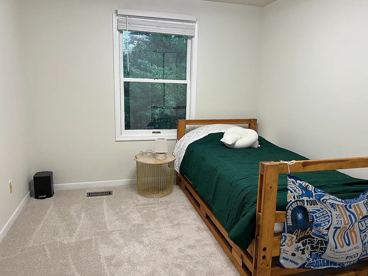Building Photo - Burcham Dr
