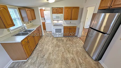 818 3rd Ave W Photo 1