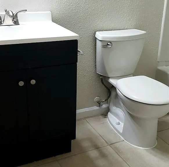 Bath with tile floors