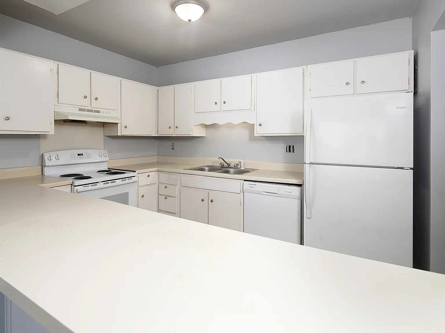 2 bed, 911 sqft, $1,300 — Photo 1