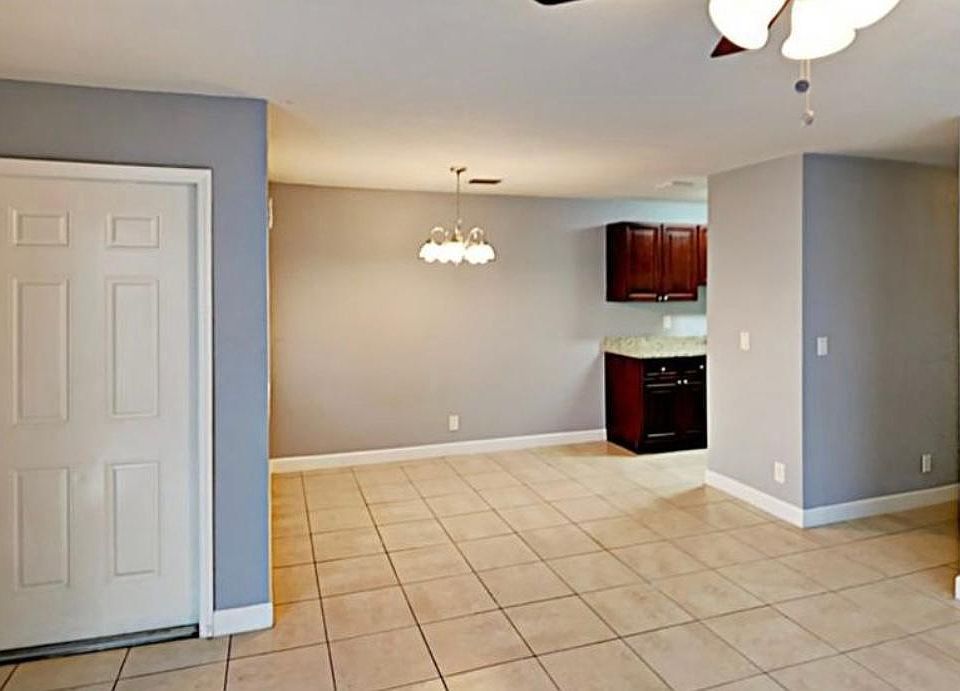 1st image of 838-840 SW 14th St