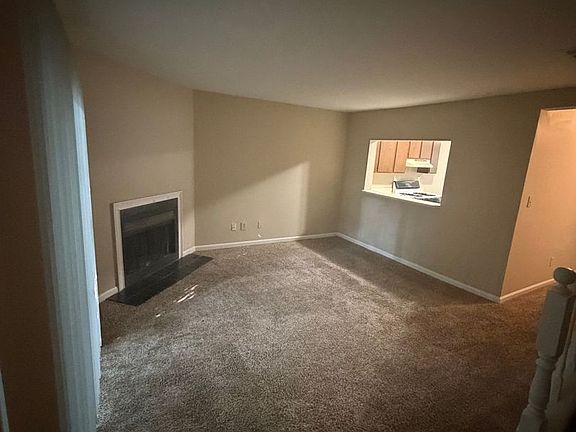 2nd image of 1215 Oakplace Dr #C