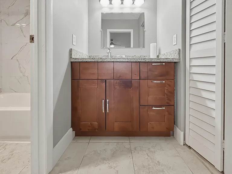 6301 N Falls Circle Dr #111 — Photo 13
