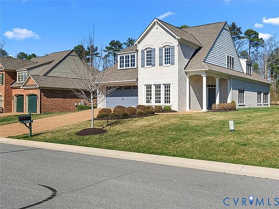 3rd image of 308 Piping Rock Rd