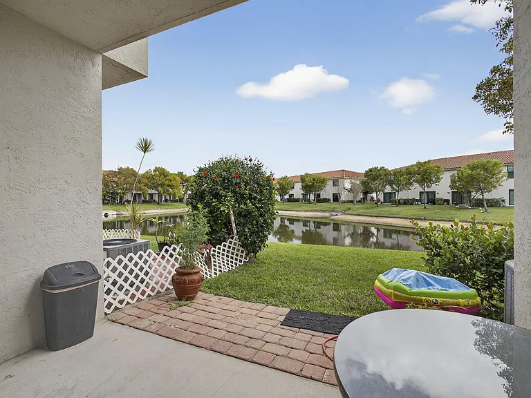 4147 Napoli Lake Dr — Photo 24