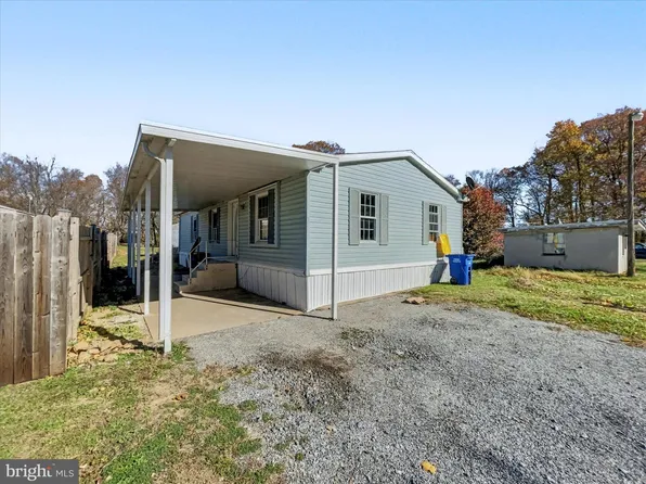 1680 Woodcrest Ln, Glen Rock, PA 17327