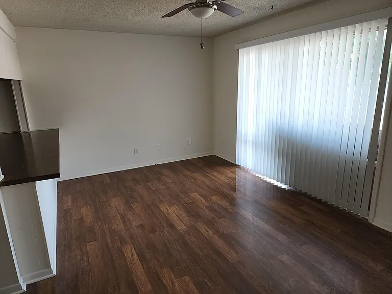 309 W Main St #8 — Photo 2