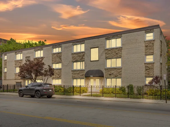 7952 Madison St APT 1E, River Forest, IL 60305