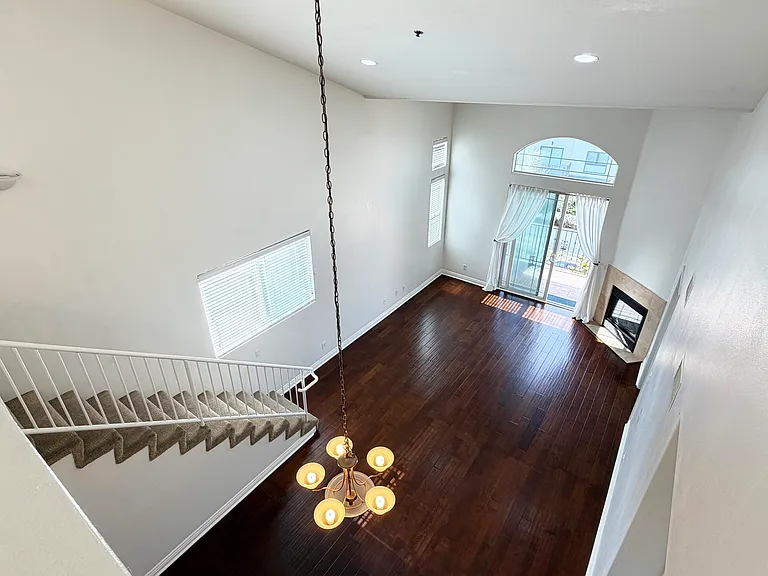 5132 Maplewood Ave #305 — Photo 12