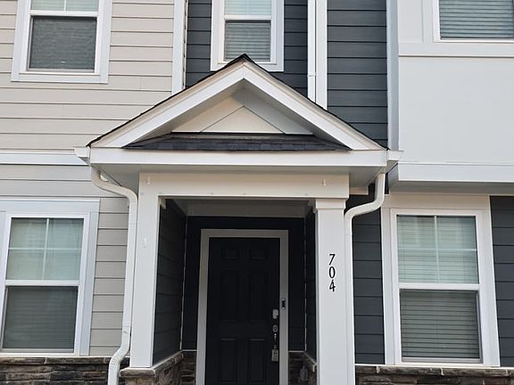 3rd image of 704 Gimari Dr
