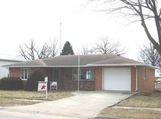 310 4th St SW, State Center, IA 50247