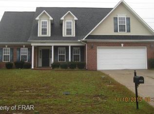 5721 Azure Dr, Hope Mills, NC 28348