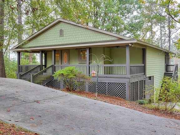 3rd image of 5568 Dogwood Dr NE