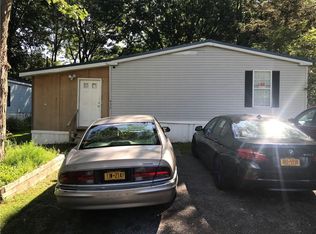 433 Terri Dr, Farmington, NY 14425