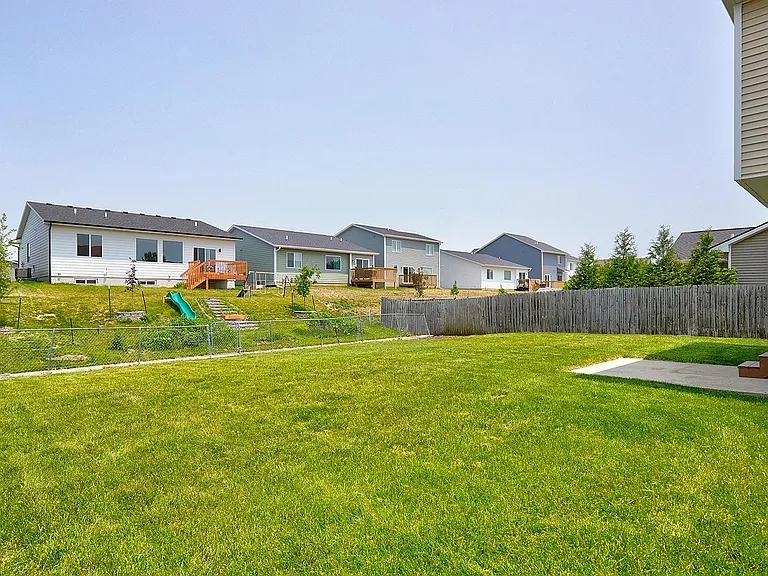 615 SE Prairie Park Ln — Photo 28