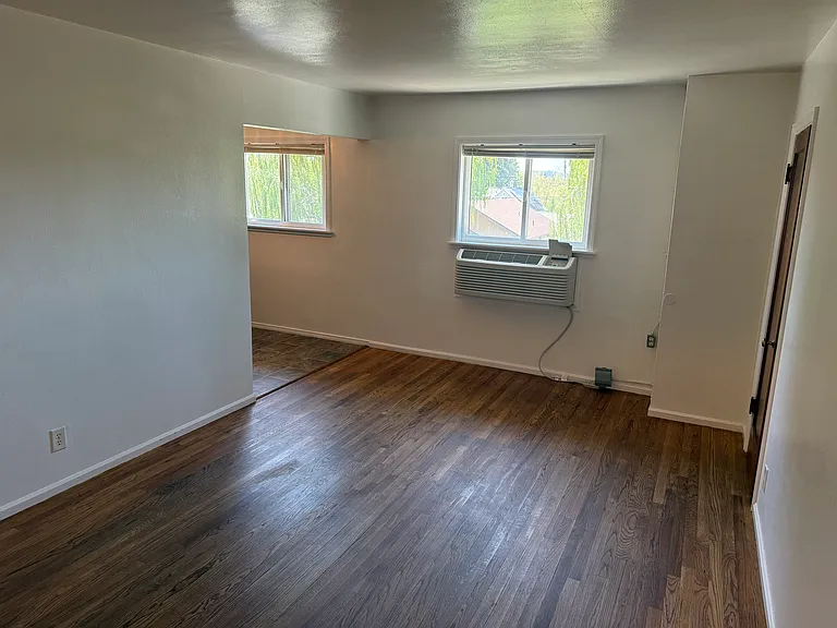 2618 W Fairview Ave #2 — Photo 3
