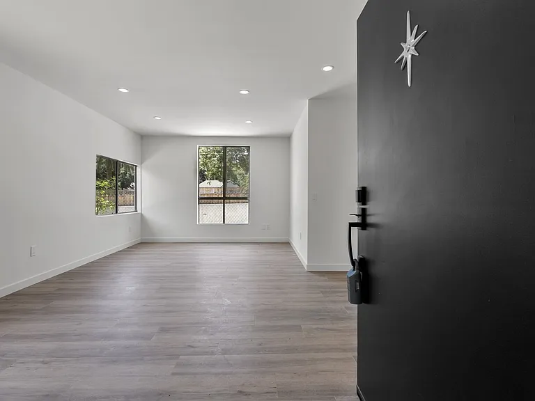 1757 June Ln — Photo 9