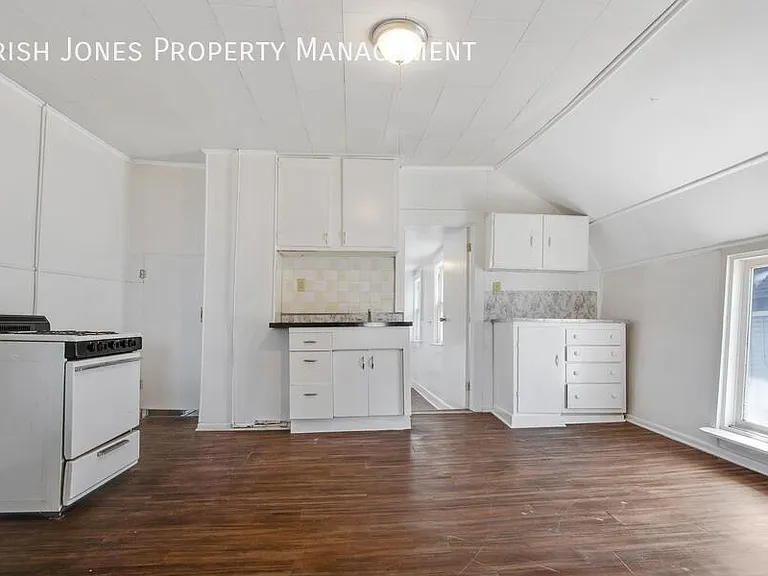 215 Thompson St #2 — Photo 6