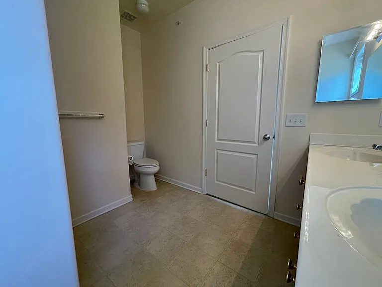 2820 Majestic Oak Ct — Photo 12