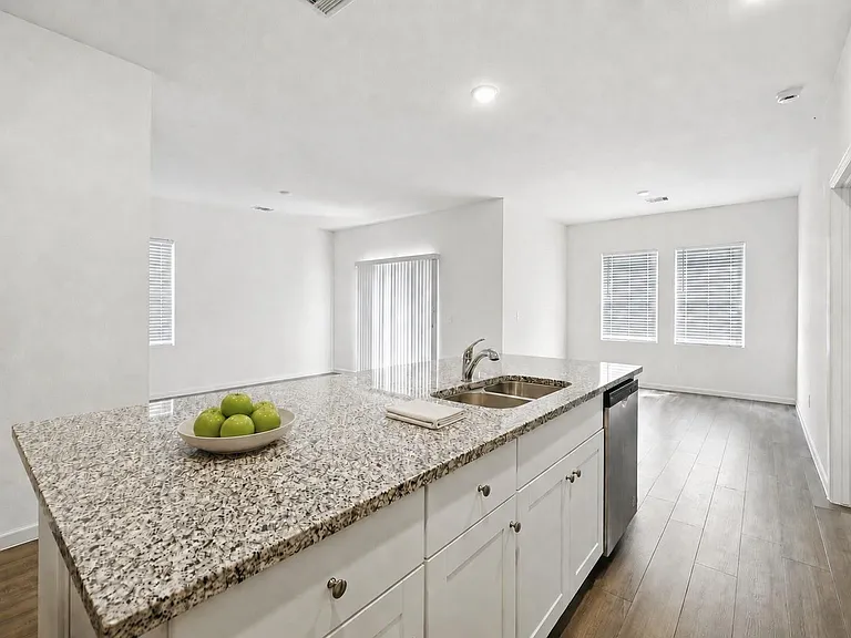 5830 Capri Forest Dr — Photo 6