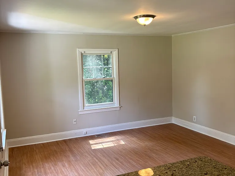 337 Wellingford St — Photo 2