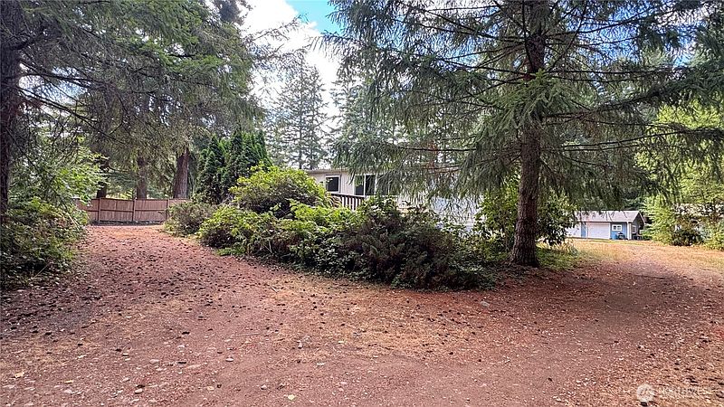 5th image of 13219 202nd Street E