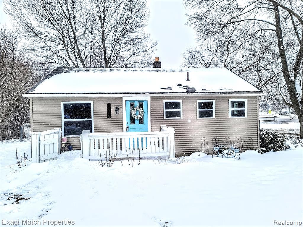 4985 Hatchery Rd, Waterford, MI 48329 Zillow