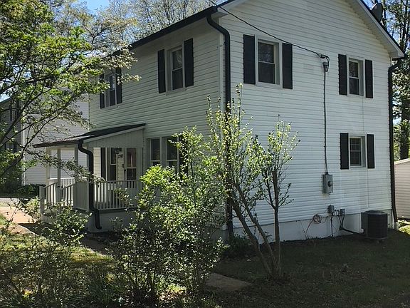 3rd image of 22165 Saint Louis Rd