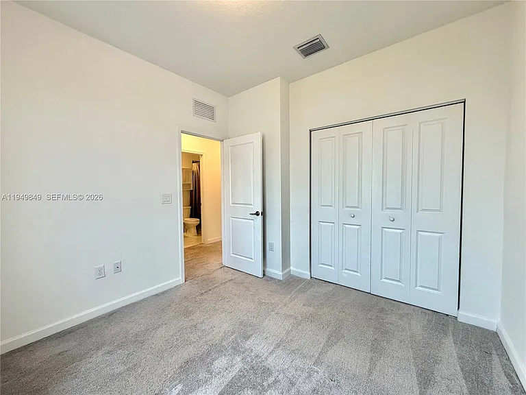 21050 NE 8th Ave — Photo 24