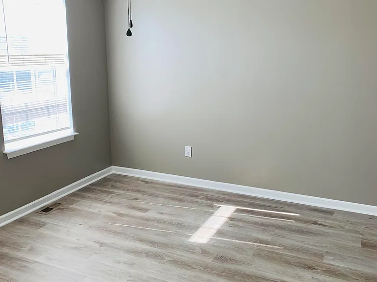 34 Munro Rd — Photo 5