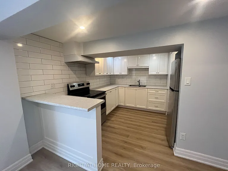 4203 Wheelwright Cres — Photo 3