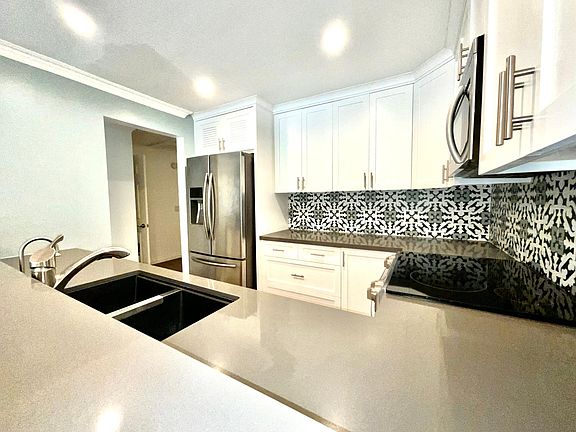 4th image of 7113 Marina Pacifica Dr N