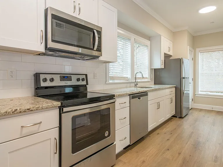 84 Auburn St #3B — Photo 6