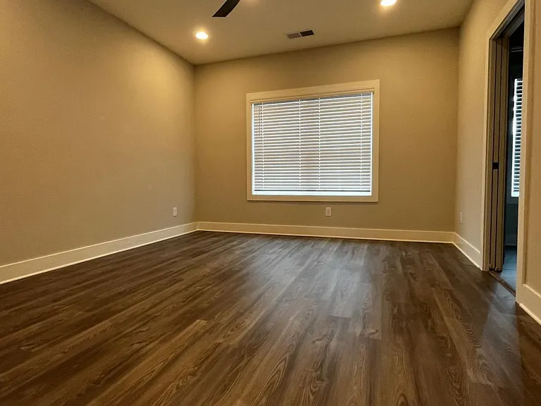 2011 Oak Ln NW — Photo 10