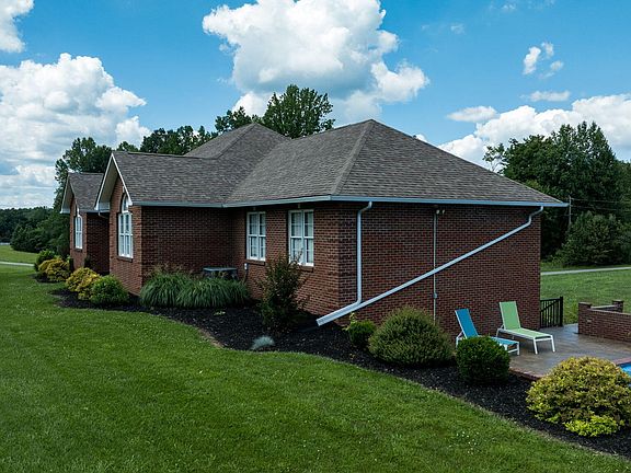 4th image of 320 Alice Roy Rd
