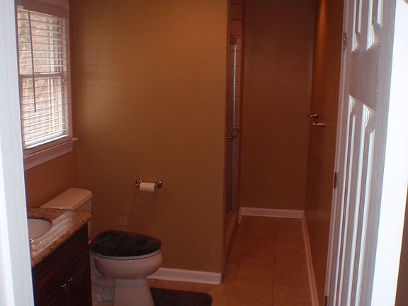 Upstairs Bath 6' x 14'