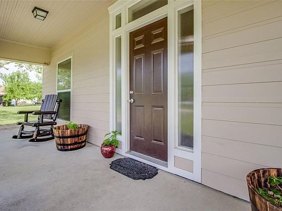 2nd image of 209 S Old Walnut