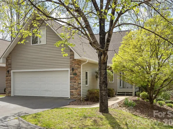 2115 Cumming Woods Ct, Hendersonville, NC 28739