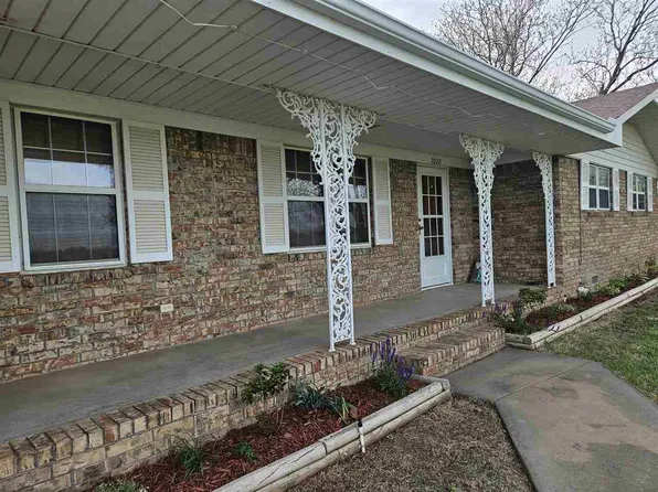 1020 S Rose Ave, Glencoe, OK 74032