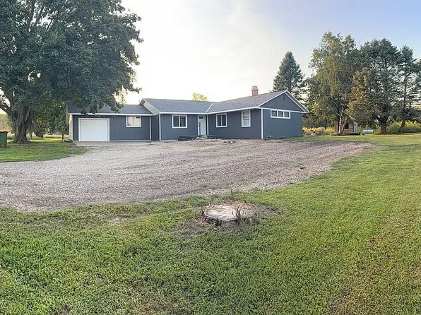 2707 190th St, Belmond, IA 50421