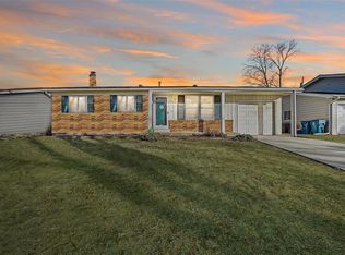 25 Roland Ave, Ballwin, MO 63021