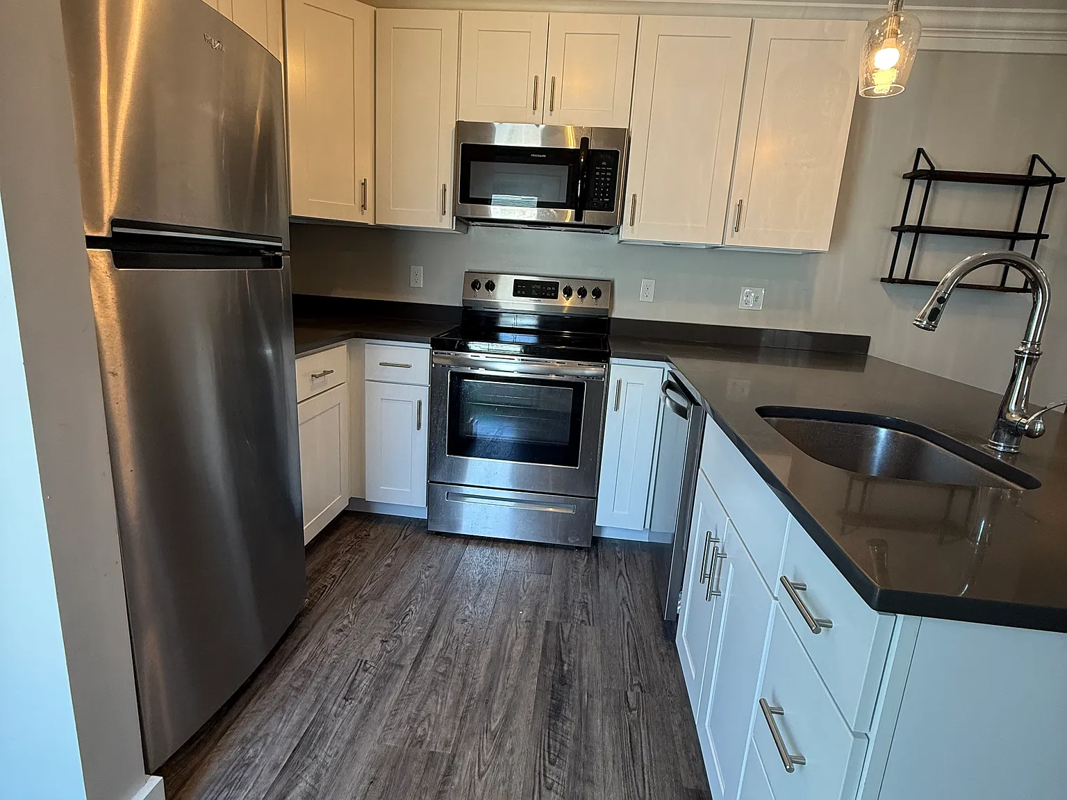 3510 Lafayette Rd — Photo 3