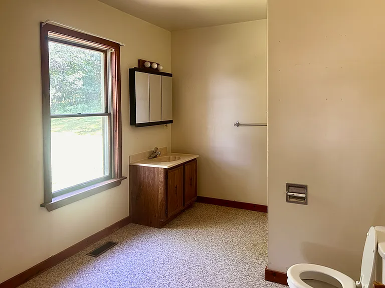 475 S Main St #1 — Photo 11