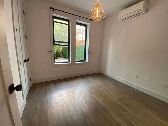 5th image of 96 Bedford Ave #1F